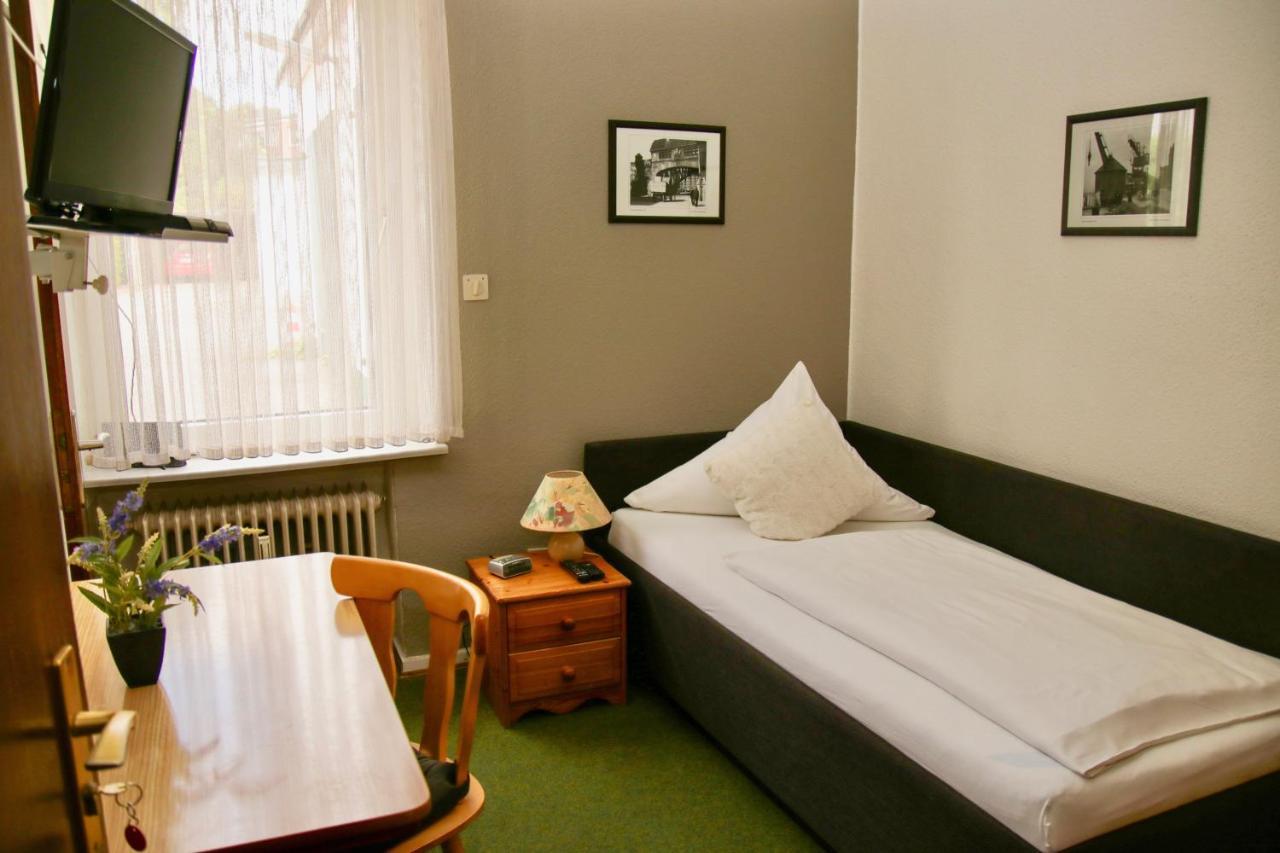 Hotel Meiendorfer Park Free Parking Hamburg Bagian luar foto