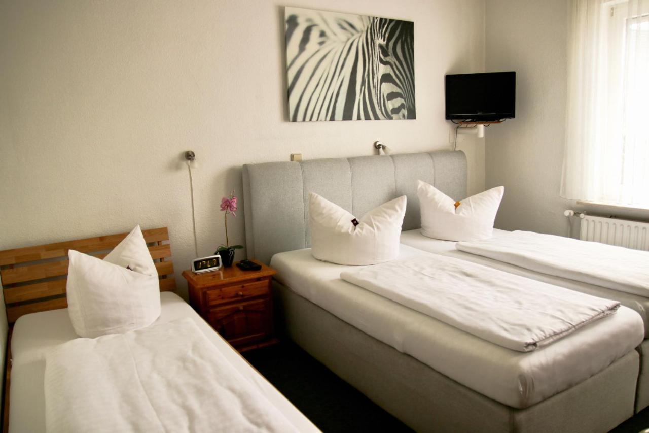 Hotel Meiendorfer Park Free Parking Hamburg Bagian luar foto